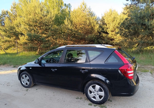 Kia Ceed cena 15200 przebieg: 240000, rok produkcji 2009 z Świdwin małe 56